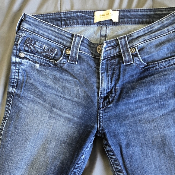 Big Star Women's Classic Blue Straight Leg Jeans - Picture 2 of 4